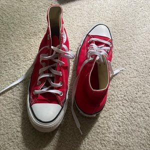 RED CONVERSE!